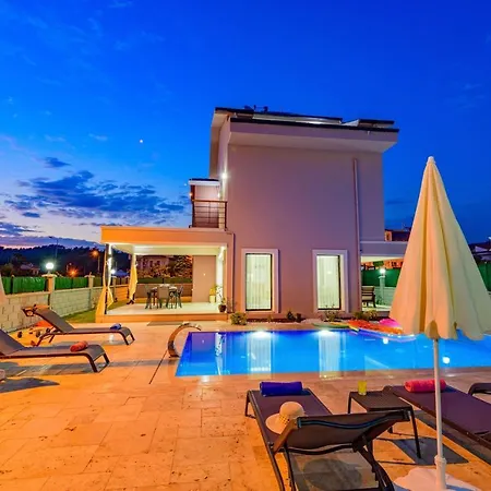 Charming With Central Location In Villa